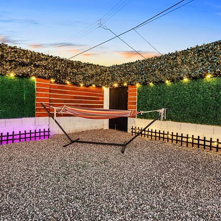 Phoenix Retreat - 2 Bedroom Home With King-Size Bed - 3 Smart Tvs - 10 Min From Airp - Unit A Kültér fotó