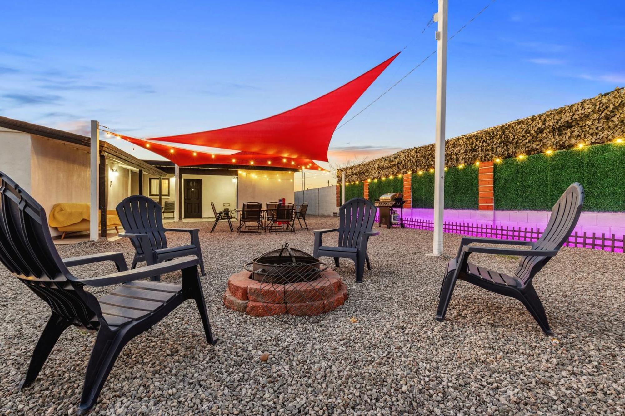 Phoenix Retreat - 2 Bedroom Home With King-Size Bed - 3 Smart Tvs - 10 Min From Airp - Unit A Kültér fotó