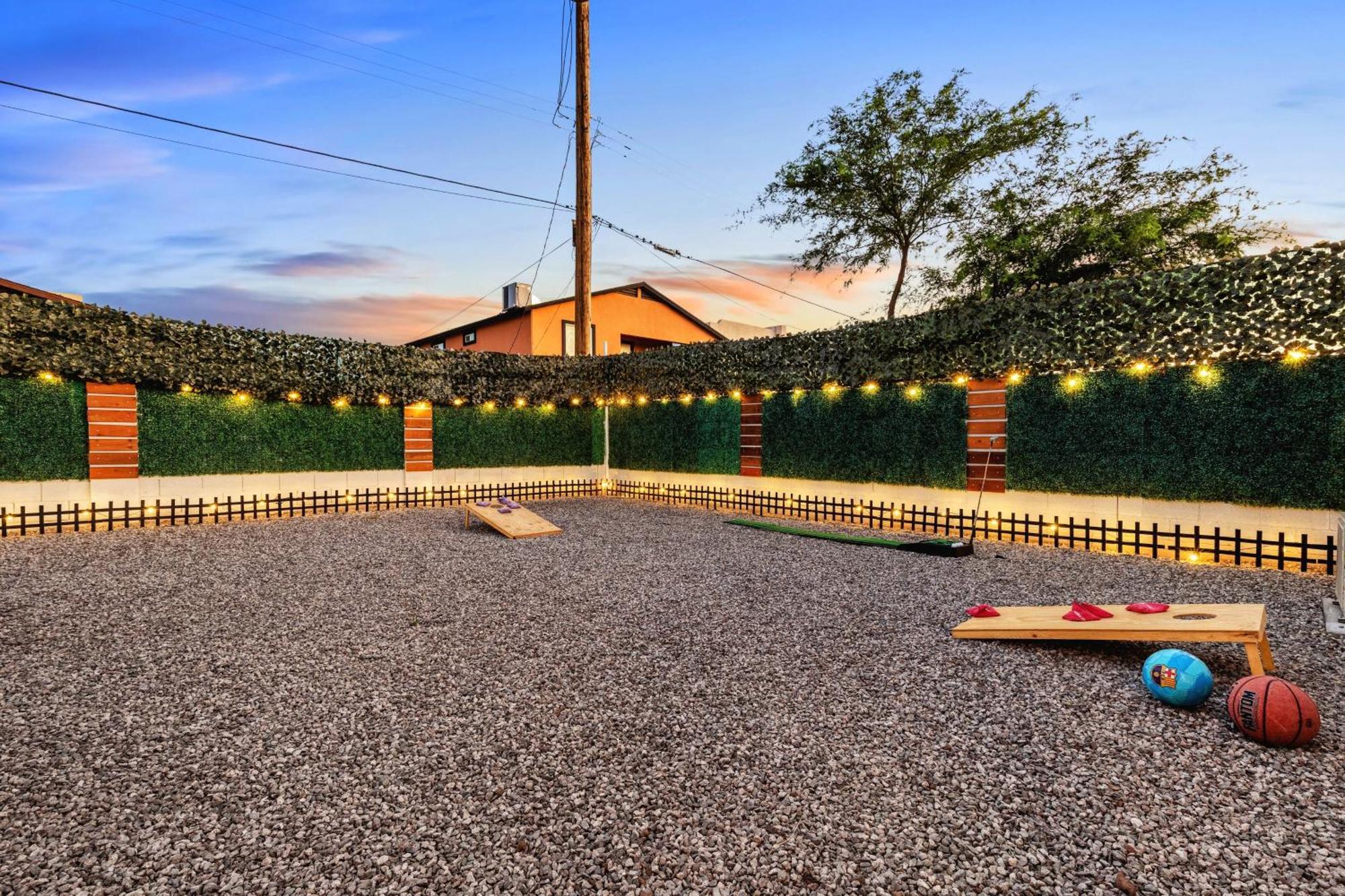 Phoenix Retreat - 2 Bedroom Home With King-Size Bed - 3 Smart Tvs - 10 Min From Airp - Unit A Kültér fotó