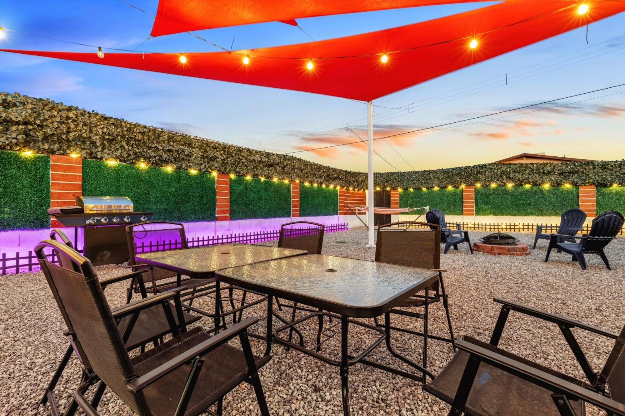 Phoenix Retreat - 2 Bedroom Home With King-Size Bed - 3 Smart Tvs - 10 Min From Airp - Unit A Kültér fotó